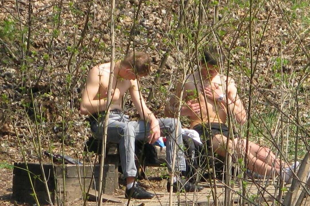 Viešoje vietoje vartojančius alkoholį policija stebės atidžiau