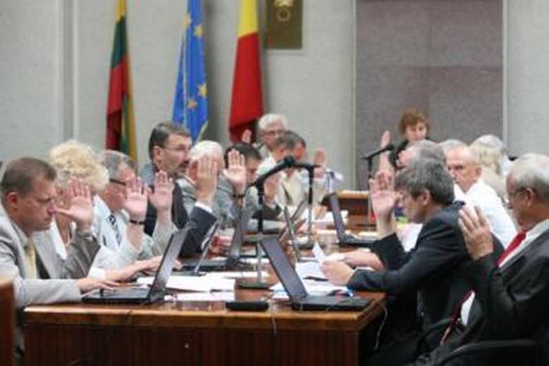 Siekis: iš 58 buvusių ir esamų miesto tarybos narių prokurorai, siekdami apginti viešąjį interesą, siekia atgauti beveik 700 tūkst. litų.