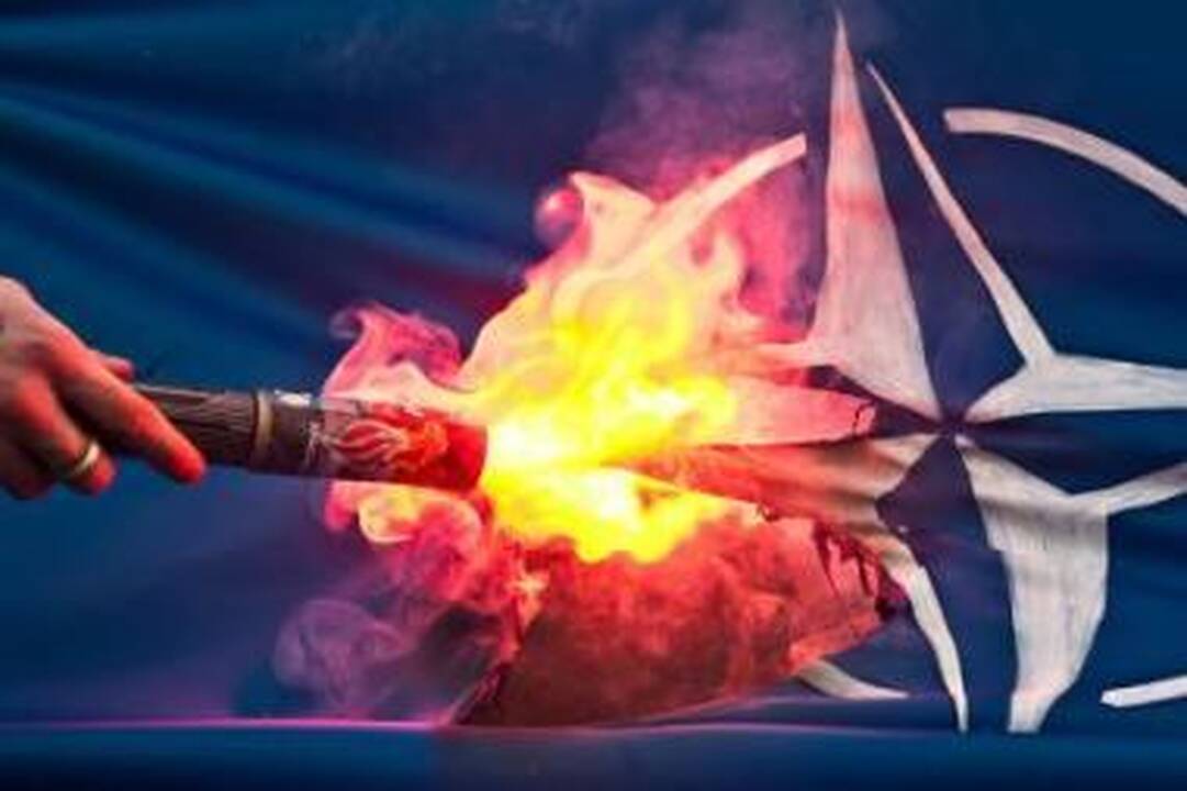 Šnipas: NATO pareigūnai įtaria, kad H.Simmas niekuomet nebuvo nutraukęs ryšių su Maskva, o jo padaryta žala Aljansui – milžiniška.