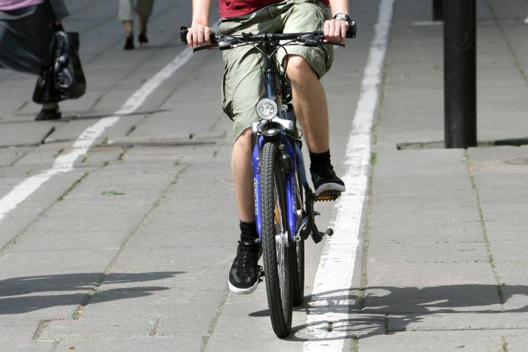 Vilniečiai atsisakytų automobilio, jei būtų dviračių takų sistema