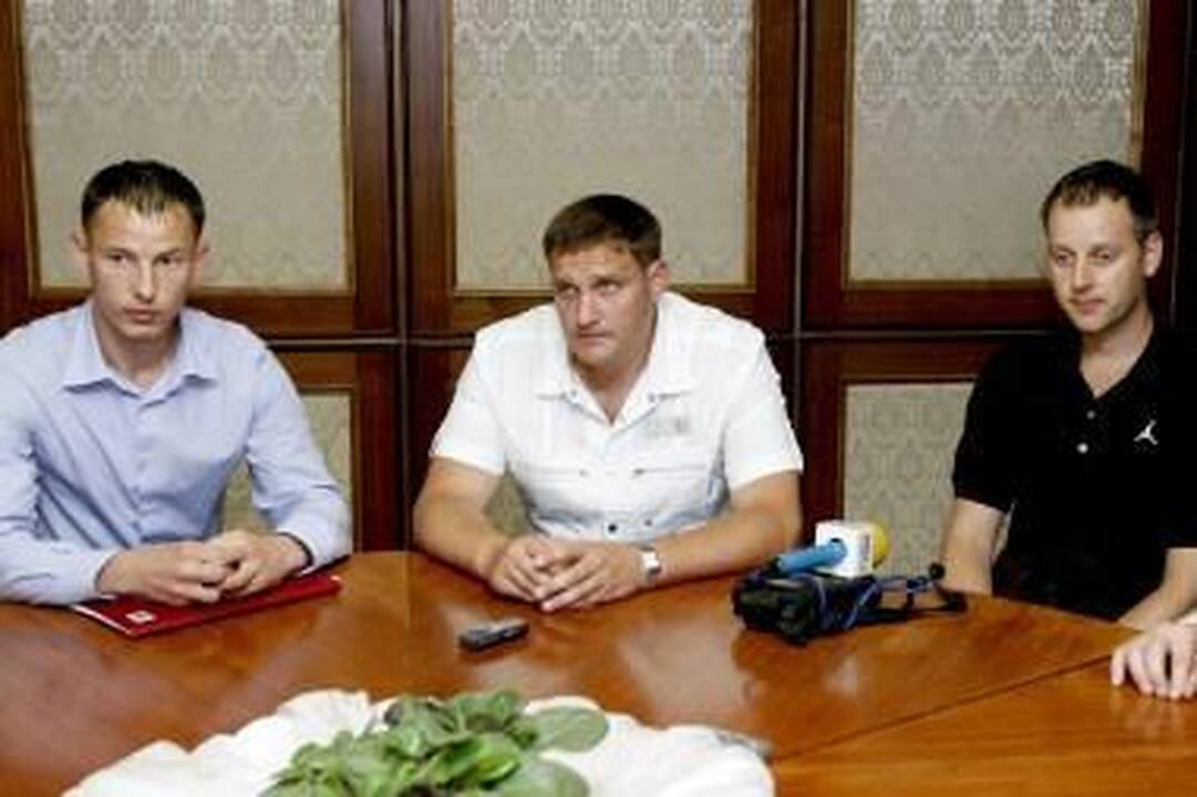 Vadovai: naujasis klubo direktorius O.Kurauskas, vyriausiasis treneris R.Vaišvila ir jo asistentas P.Juodis optimistiškai pasitinka sezoną.