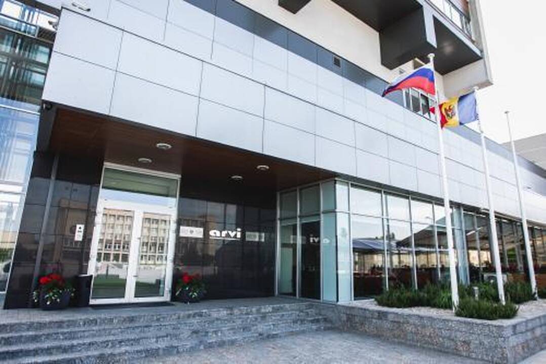 „Arvi“ fabrikas ir fermos smirdi ne visiems