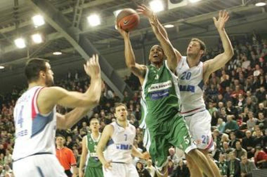 Patirtis: M.Brownas (su kamuoliu) pranoksta net jaunesnius ir aukštesnius varžovus.