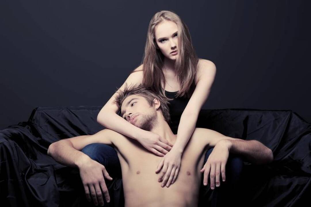 Kodėl     moterys     vaidina orgazmą?  