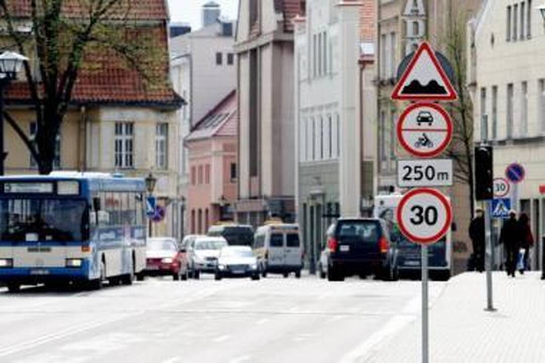 Tvarka: dabar transporto eismas galimas Tiltų gatvės ruože nuo Biržos tilto iki Turgaus gatvės.