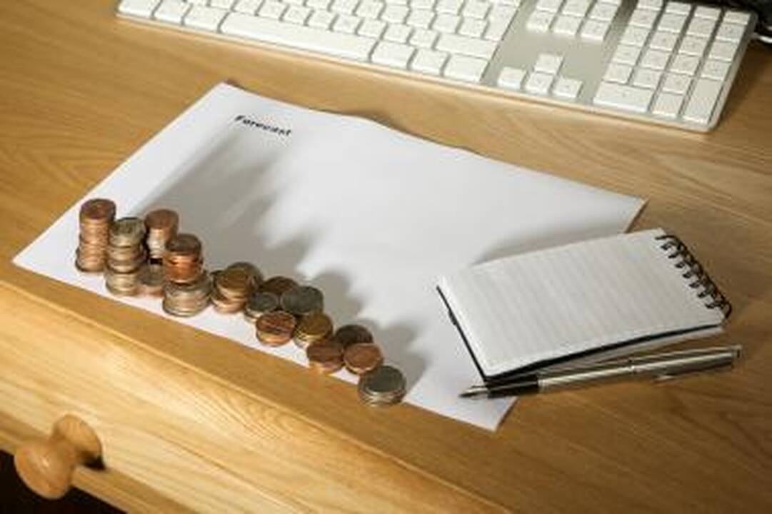 Prognozės: ekspertų manymu, bendrovės dividendų nežarstys ne tik šiais, bet ir kitais metais.