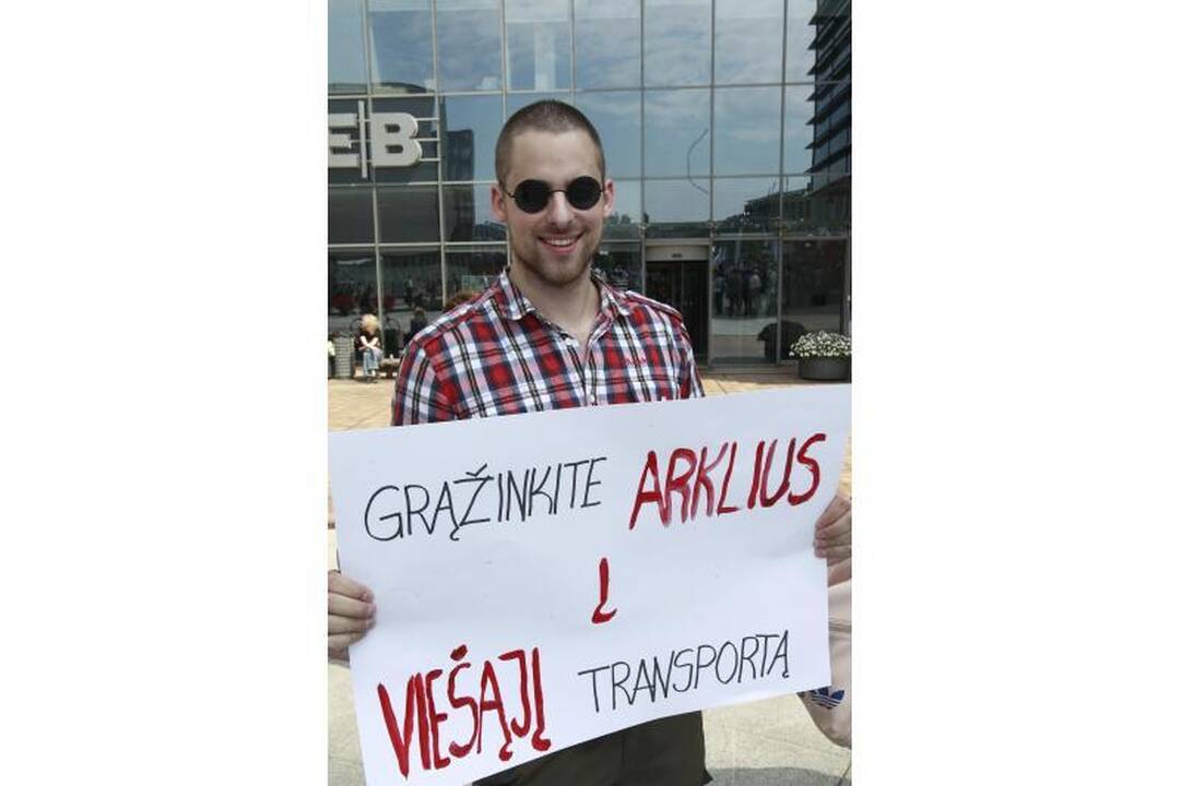 Karas tęsiasi: „mikriukai“ į gatves išriedės ir kitą savaitę (kainos)