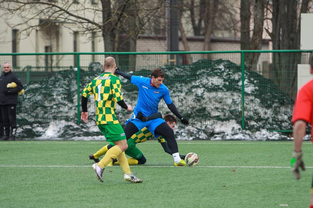 Futbolas : "Spyris" - "Kaunas"