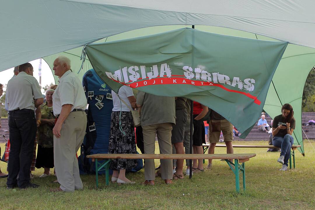 Tremtinių ir politinių kalinių sąskrydis Ariogaloje