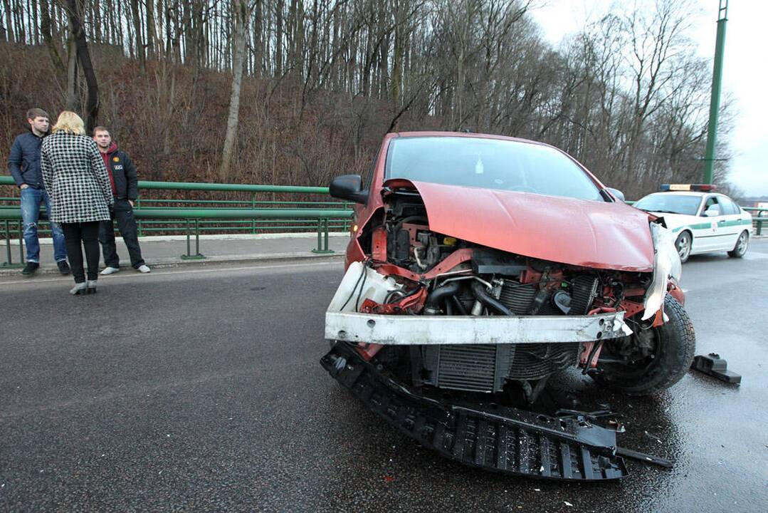 Apie pusę eismo įvykių deklaracijų vairuotojai užpildo neteisingai