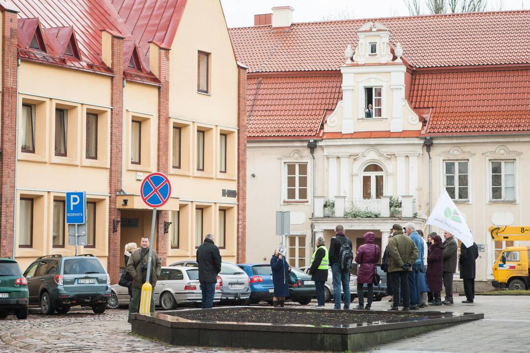 Mitingas prieš atliekų deginimo gamyklos statybas Kaune