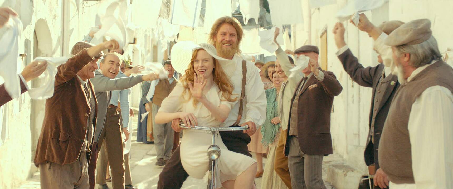Kęstutis Jakštas ir Gabija Jaraminaitė filme "Tokijo teismas"
