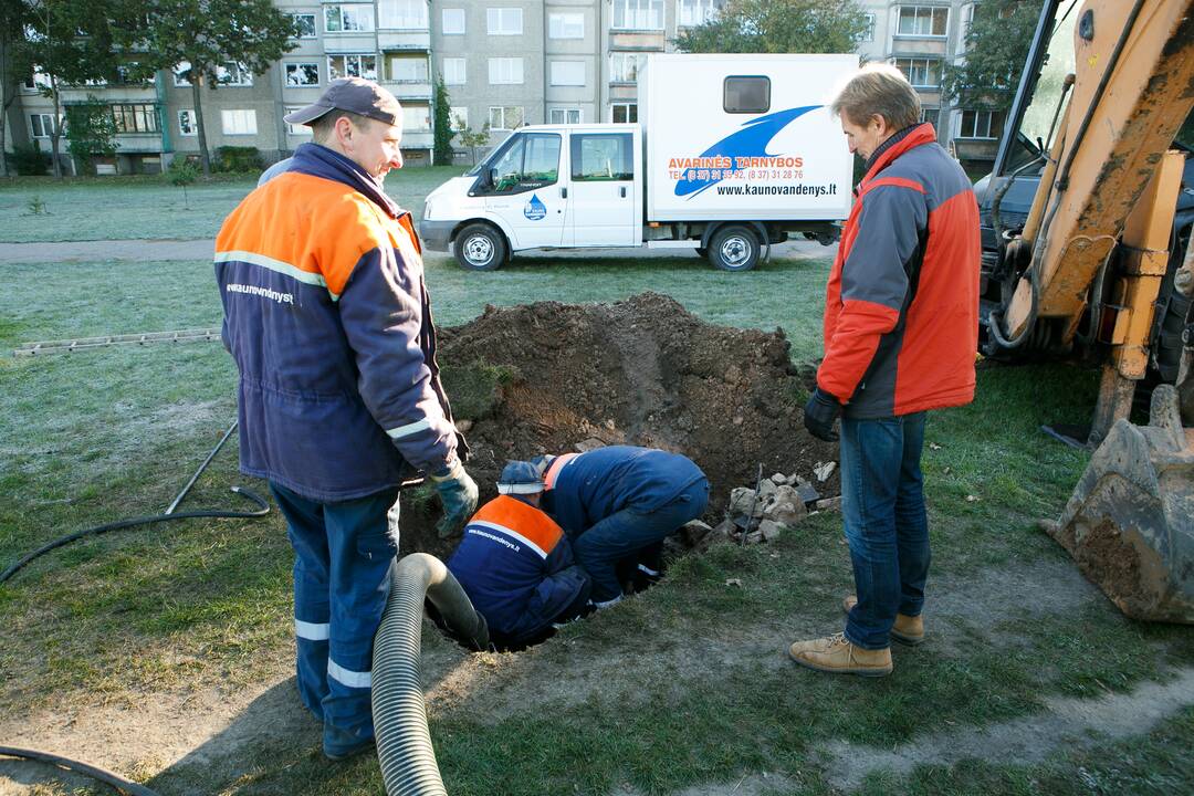 Vandentiekio avarija Šiaurės prospekte