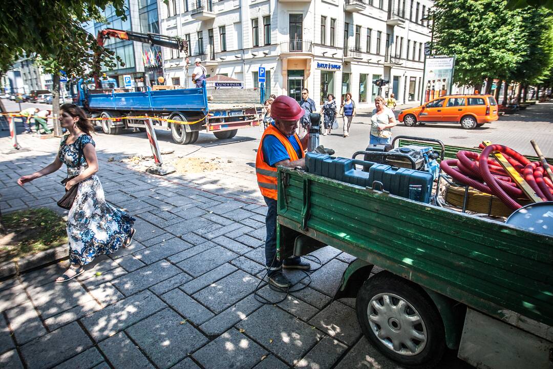 Keičiami šviesoforai Laisvės alėjoje