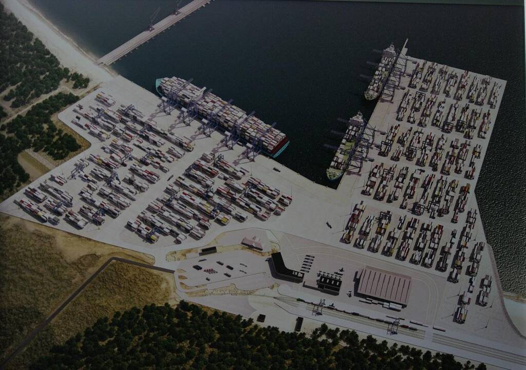 Misija: Gdansko konteinerių terminalas ėmė plėtotis tapęs „Maersk Line“ konteinerių krovos centru.