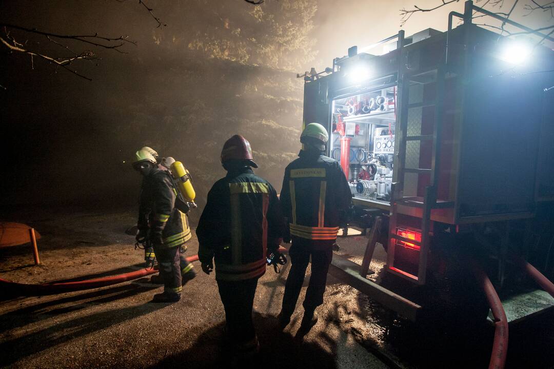 Vokiečių gatvėje degė maniežas