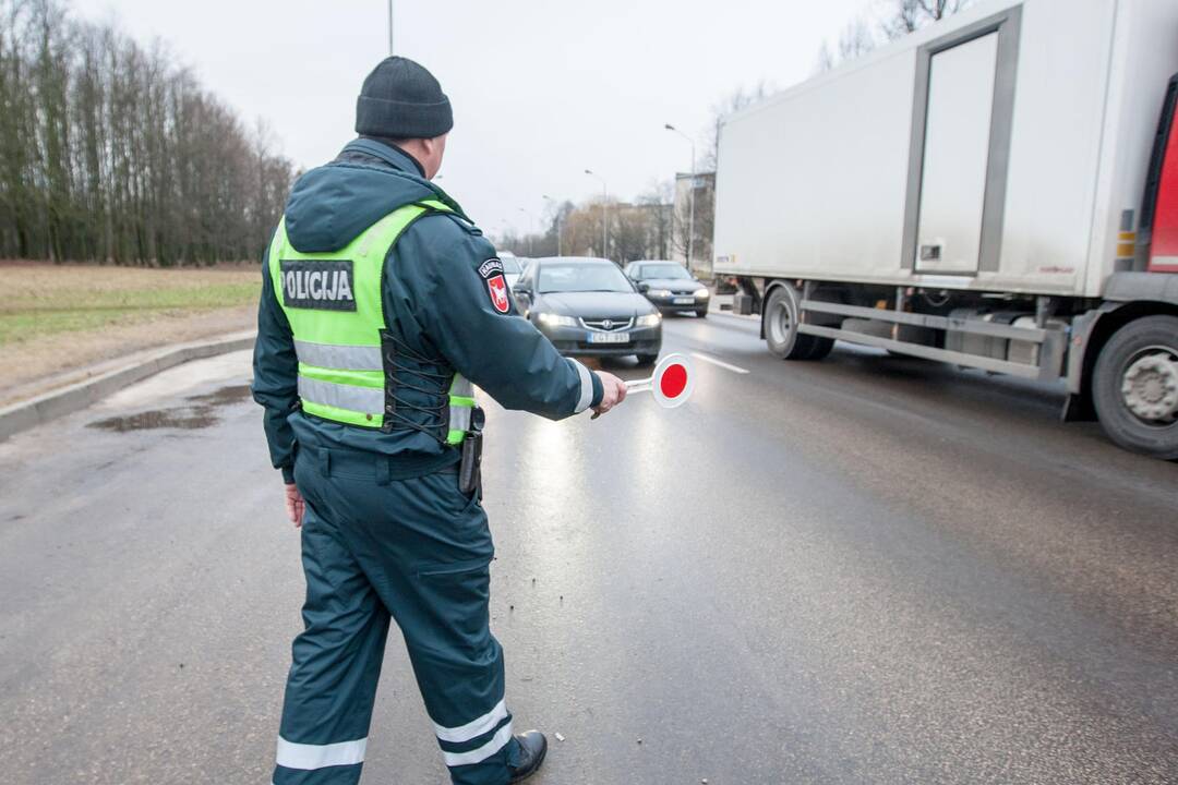 Kauno policija sveikino moteris