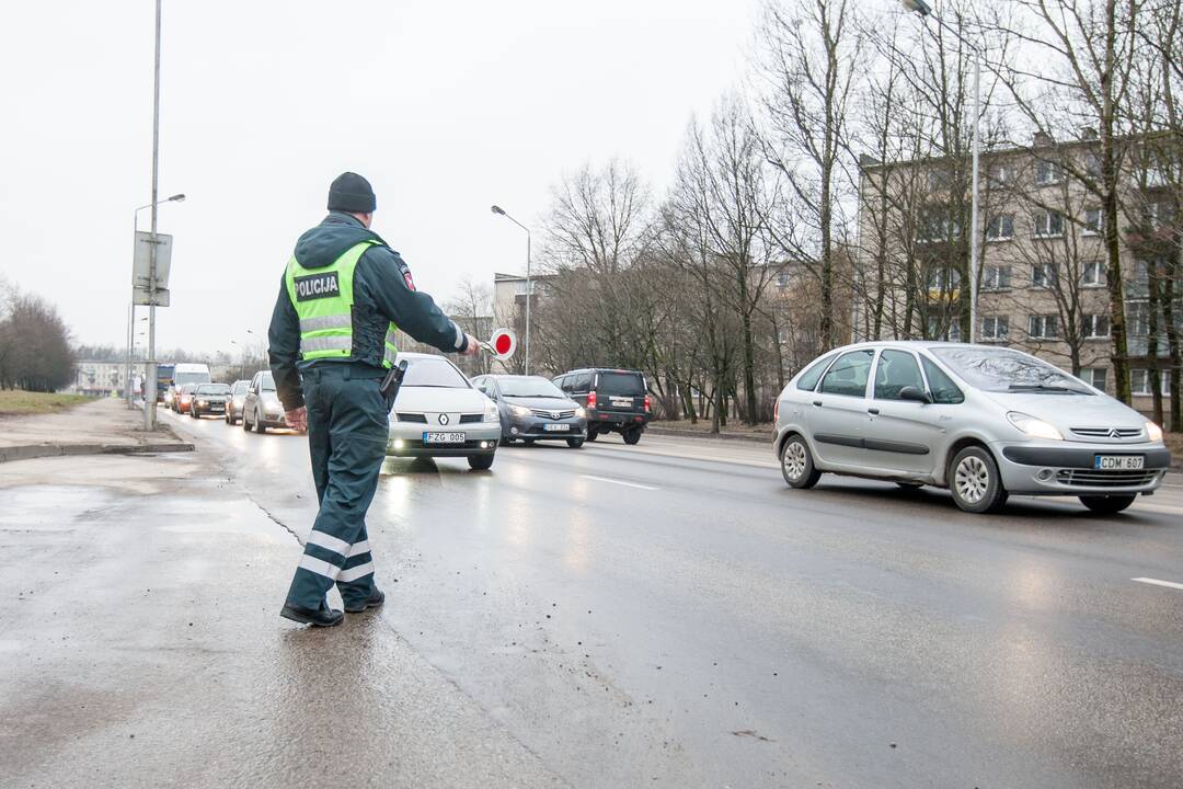 Kauno policija sveikino moteris