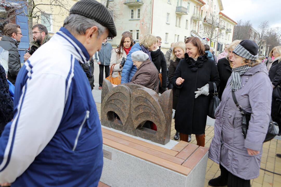 M. Mažvydo alėjoje šypsosis katinas