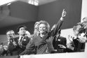 1990 m. po 11 metų iš Didžiosios Britanijos premjerės pareigų atsistatydino Margaret Thatcher