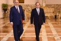 Khalifa Haftaras (kairėje) ir Abdelis Fattah al-Sisi