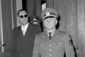 B.Fischeris-Schwederis (kairėje) Ulmo proceso teisme 1958 m. konsultuojasi su savo advokatu. Tai pirmasis klaipėdietis, teistas už žydų žudynes Žemaitijoje Antrajame pasauliniame kare.