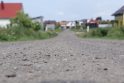 Keliai: sodininkams nušvito viltis kada nors sulaukti asfalto dangos buvusioje sodų bendrijoje &quot;Tauras&quot;.