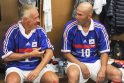 Kolegos: Prancūzijos futbolo legendos D.Deschamps&#039;as (kairėje) ir Z.Zidane&#039;as – buvę žaidėjai, pasirinkę trenerio kelią.