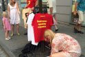 Provokacija: per Jūros šventę Tiltų gatvėje buvo prekiaujama marškinėliais, ant kurių kirilica bolavo užrašas: &quot;Bijai ruso, nevažiuok į Palangą&quot;.