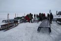 Saugu: iniciatyvūs nidiškiai naujausia poledinės žūklės informacija dalijasi socialiniame tinkle ir tikina, jog savaitgalį ant ledo susirinko tūkstančiai žvejų.