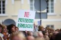 Prieš Švietimo įstatymą sukilę lenkai skelbia tęsiantys protestus