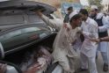 Pakistane per du sprogimus mečetėse žuvo mažiausiai 71 žmogus