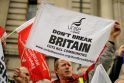 Britanijos vyriausybė ketina karpyti biudžeto išlaidas ir vėlinti pensinį amžių