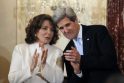 JAV sekretoriaus J. Kerry žmona skubiai išvežta į ligoninę JAV sekretoriaus J. Kerry žmona skubiai išvežta į ligoninę