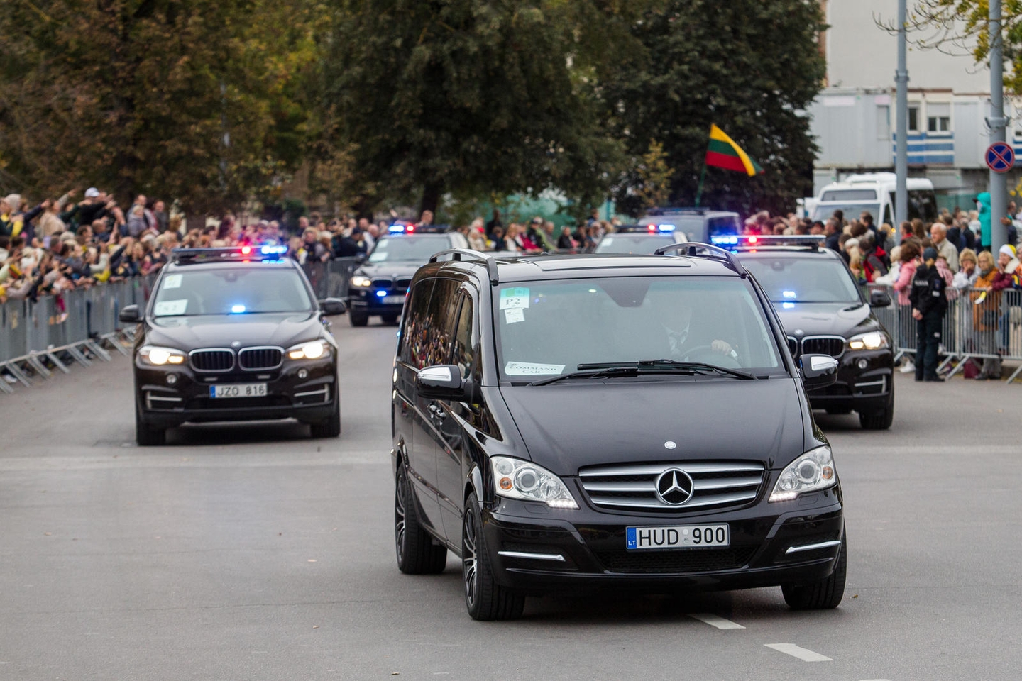 Popiežiaus kelionė iki Katedros aikštės