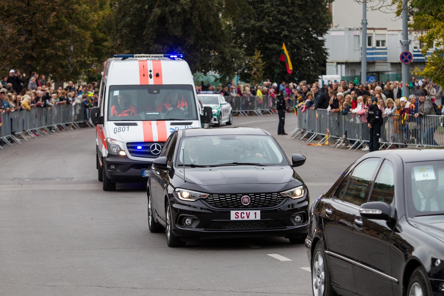 Popiežiaus kelionė iki Katedros aikštės