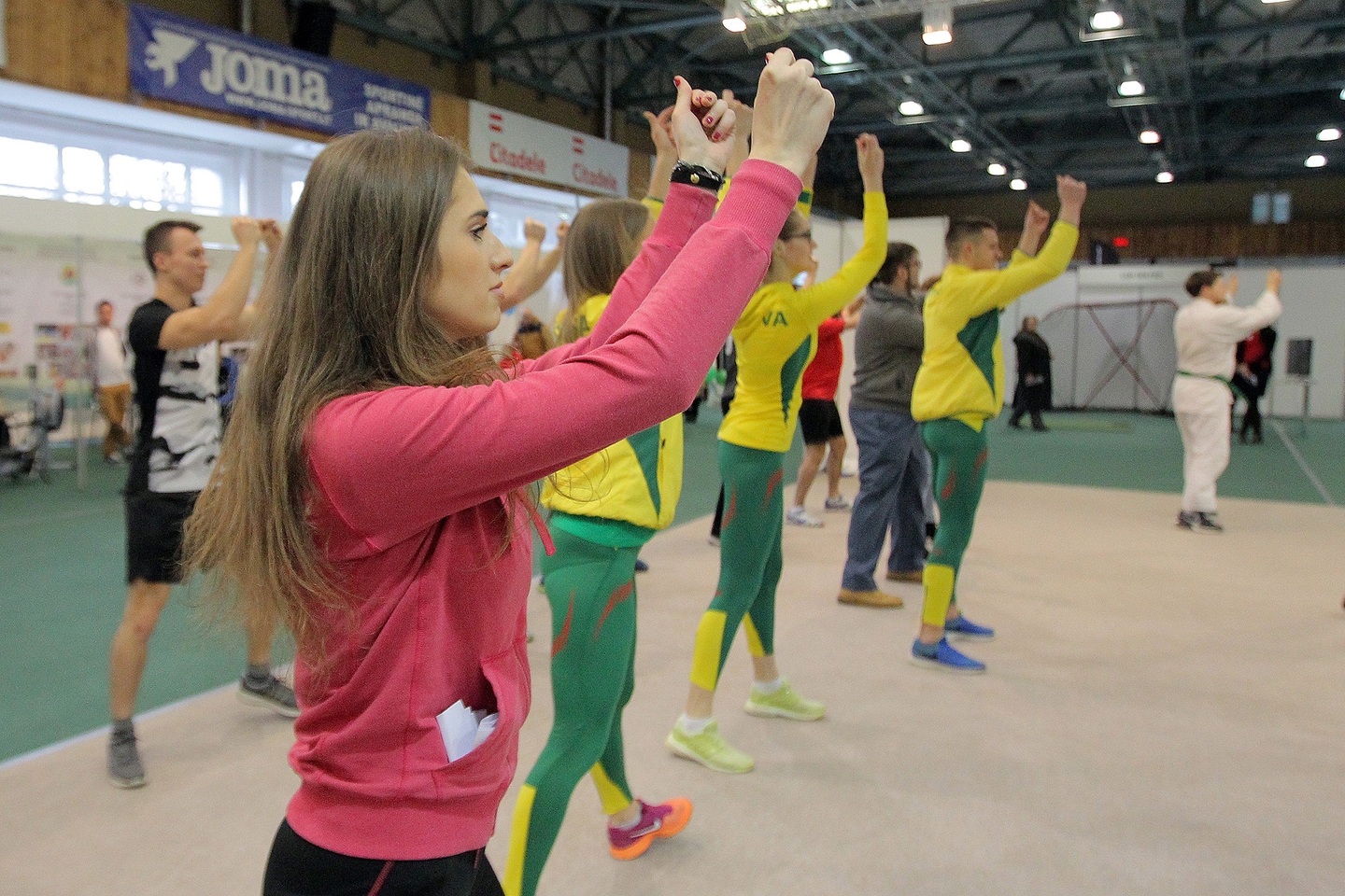 Kaune lengvosios atletikos ir futbolo maniežuose vyksta sveikatos paroda ir sporto mugė.