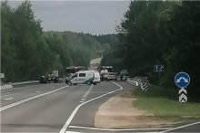Prienų rajone – stipri trijų automobilių avarija: nukentėjo du žmonės