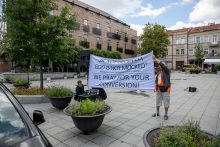 Sostinėje – LGBT+ eitynės, protesto akcijos: ragina atkurti katalikišką valstybę