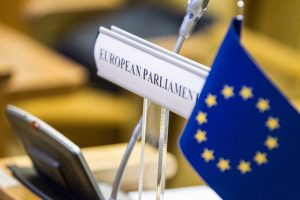 EP: neteisėto Lenkijos „Konstitucinio Teismo“ sprendimas yra išpuolis prieš visą ES bendriją