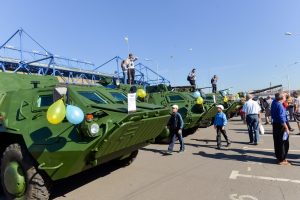 Sukniubusi Ukrainos ekonomika kabinasi į investicijas ir karo pramonę