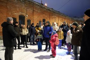 Kauno tvirtovės VI fortą užplūdo minia: renka pagalbą Ukrainai – abejingų nebuvo