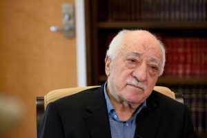 Mirė JAV gyvenęs turkų dvasininkas ir disidentas Fethullah Gulenas