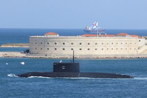 Ukraina: rusai pirmą kartą išvedė į jūrą iškart tris povandeninius laivus