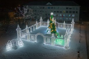 Širvintų mieste sužibo milžiniška Kalėdų karalystė