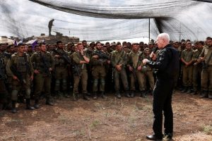 Izraelio gynybos ministras: sunaikinus „Hamas“ Gazos Ruožo neplanuojama kontroliuoti
