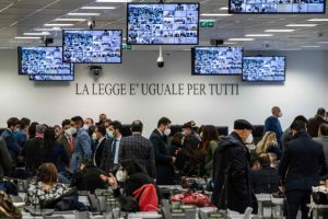 Istoriniame Italijos mafijos teismo procese nuteisti apie 200 kaltinamųjų