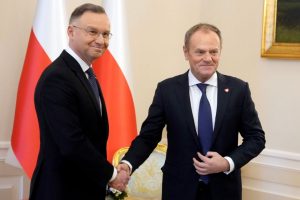 Lenkų prezidentas ir naujasis premjeras sako neišsprendę nesutarimų dėl teisinės valstybės