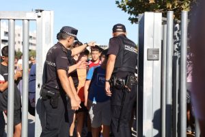 Peiliais ginkluotas 14-metis mokykloje sužalojo penkis žmones