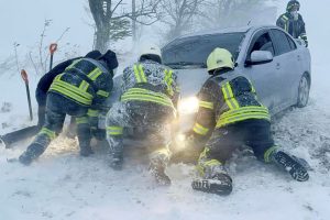 Ukrainoje, Rusijoje ir Moldovoje siautusi audra nusinešė mažiausiai aštuoniolika gyvybių